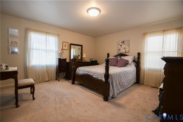 427 Pine Ln, King William, VA 23086