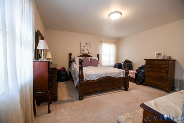 427 Pine Ln, King William, VA 23086