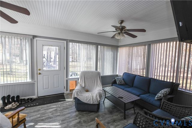 427 Pine Ln, King William, VA 23086