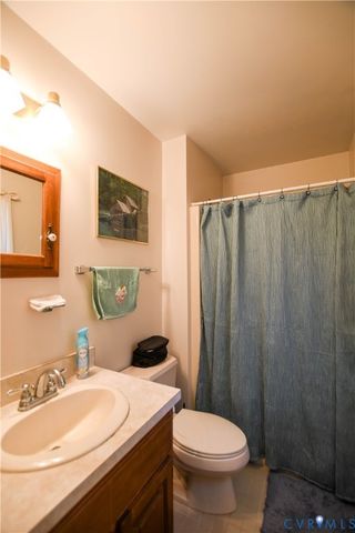 427 Pine Ln, King William, VA 23086