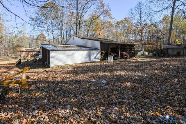 427 Pine Ln, King William, VA 23086