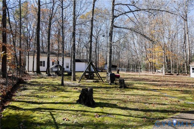 427 Pine Ln, King William, VA 23086