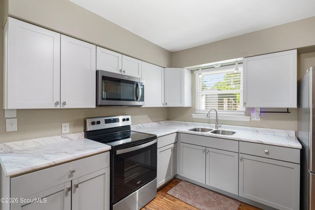 17 Regent Drive, Savannah, GA 31406