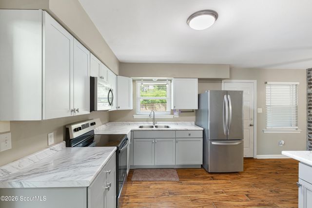 17 Regent Drive, Savannah, GA 31406