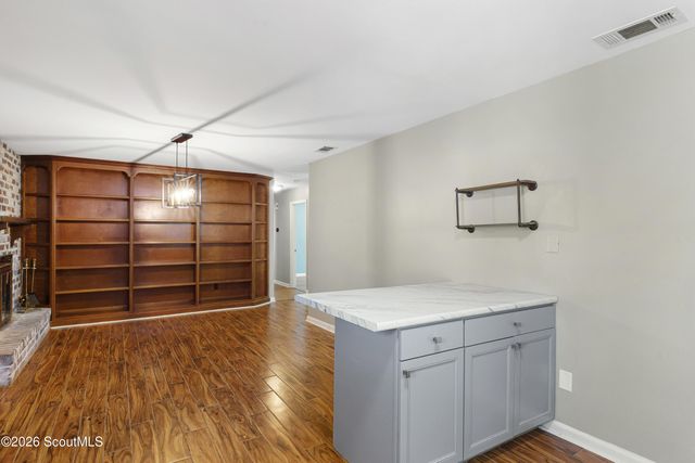 17 Regent Drive, Savannah, GA 31406