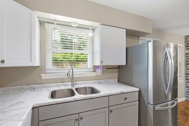 17 Regent Drive, Savannah, GA 31406