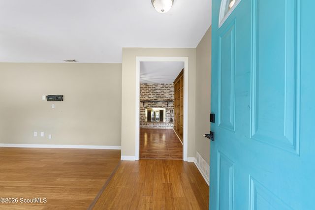 17 Regent Drive, Savannah, GA 31406