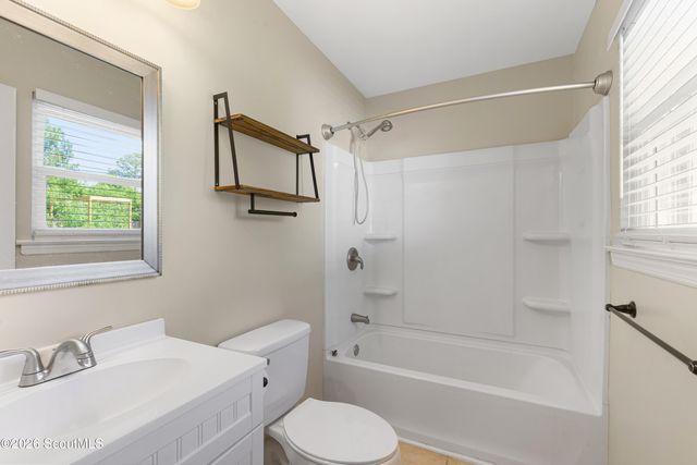 17 Regent Drive, Savannah, GA 31406
