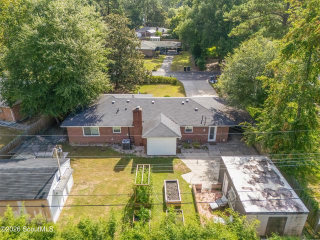 17 Regent Drive, Savannah, GA 31406