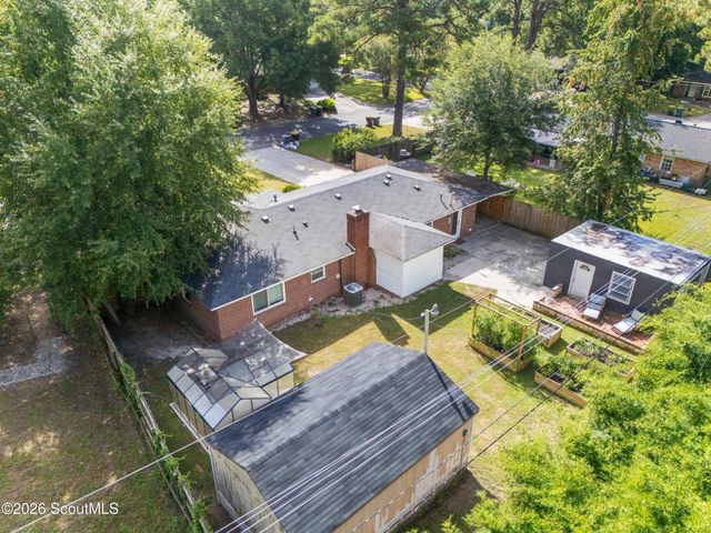 17 Regent Drive, Savannah, GA 31406