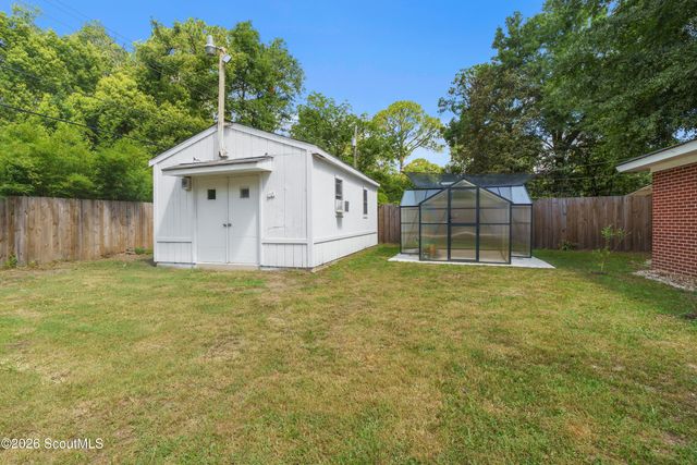 17 Regent Drive, Savannah, GA 31406