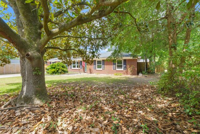 17 Regent Drive, Savannah, GA 31406