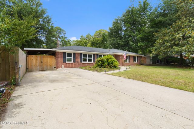 17 Regent Drive, Savannah, GA 31406