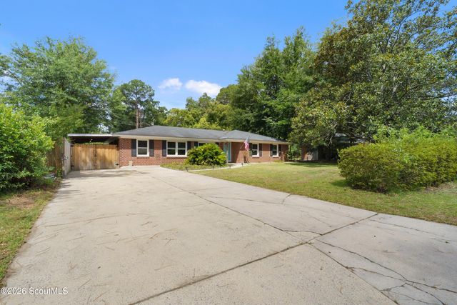 17 Regent Drive, Savannah, GA 31406