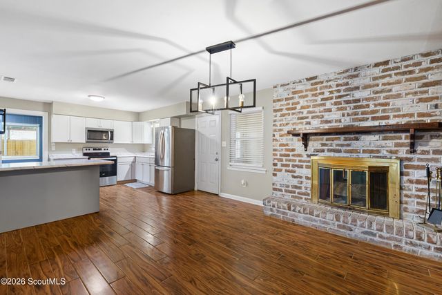 17 Regent Drive, Savannah, GA 31406