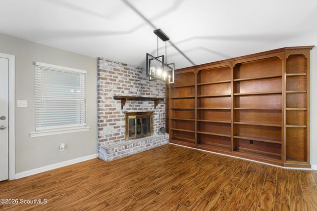 17 Regent Drive, Savannah, GA 31406