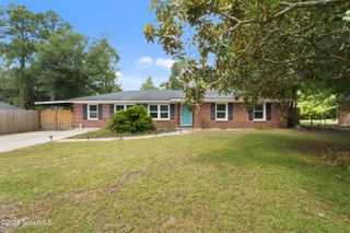 17 Regent Drive, Savannah, GA 31406