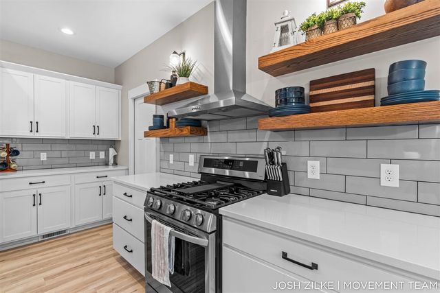 416 Sabine Drive, Muskegon, MI 49442