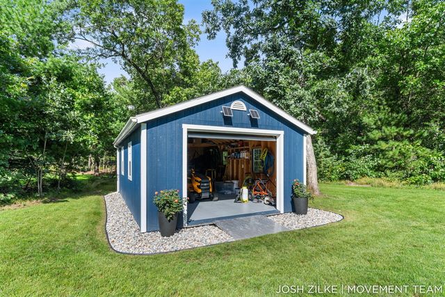416 Sabine Drive, Muskegon, MI 49442