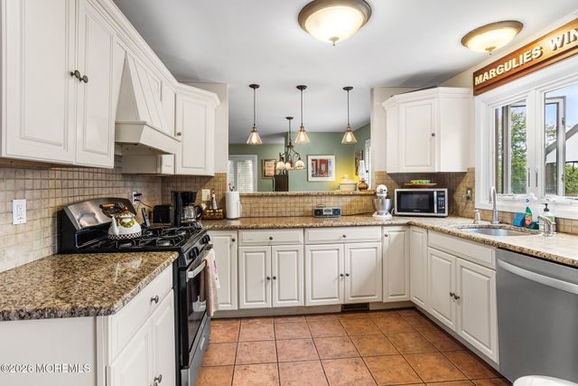 25 Tower Hill Drive 1014, Red Bank, NJ 07701