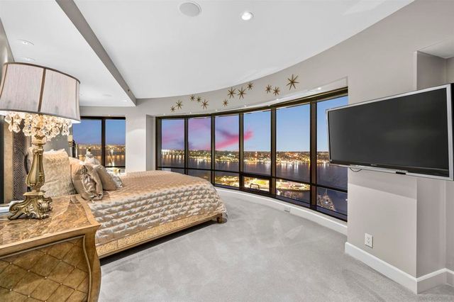 200 Harbor Drive 3702, San Diego, CA 92101