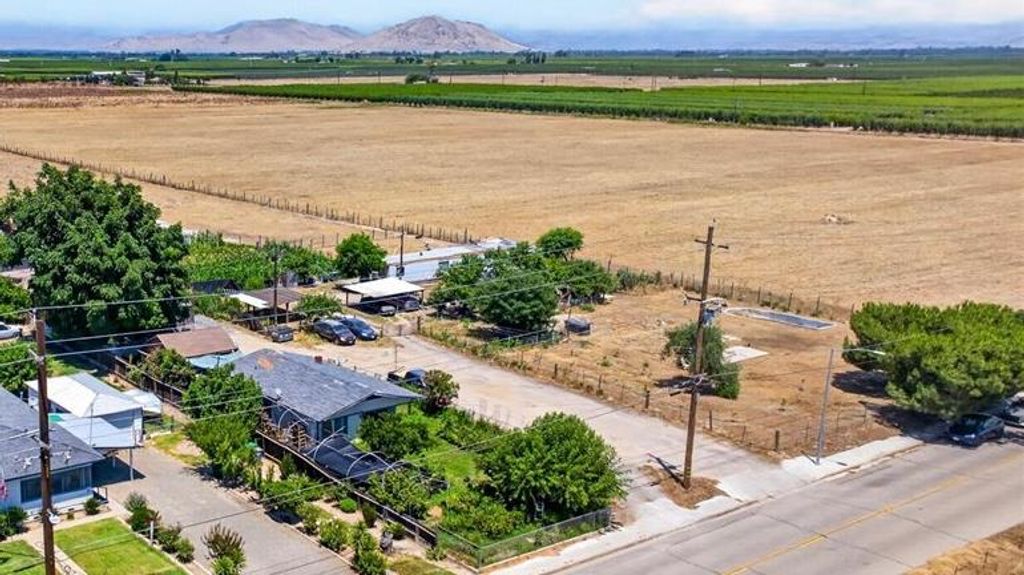 15204 E Parlier Avenue, Parlier, CA 93648