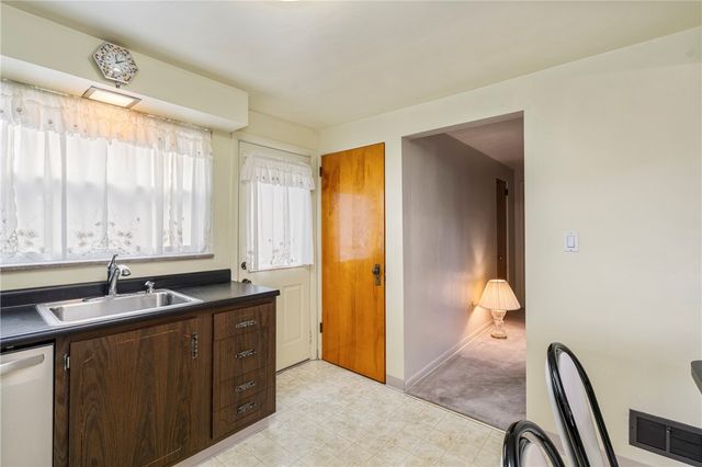 1329 Overdale Dr, West Homestead, PA 15120