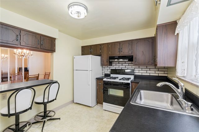 1329 Overdale Dr, West Homestead, PA 15120
