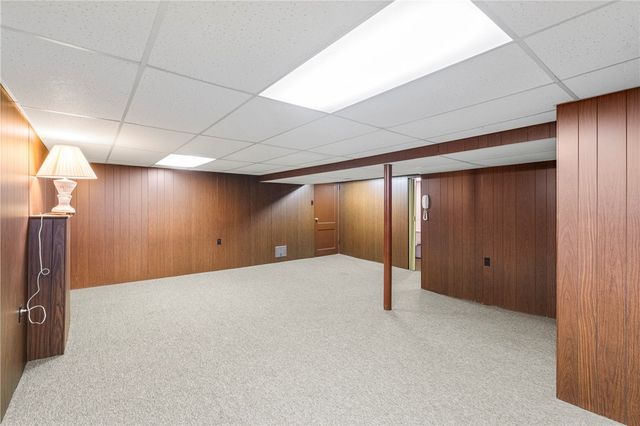1329 Overdale Dr, West Homestead, PA 15120