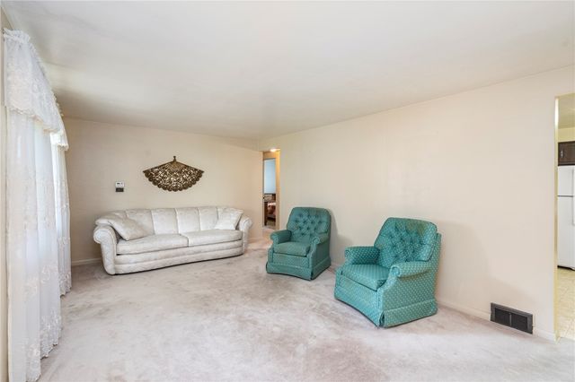 1329 Overdale Dr, West Homestead, PA 15120
