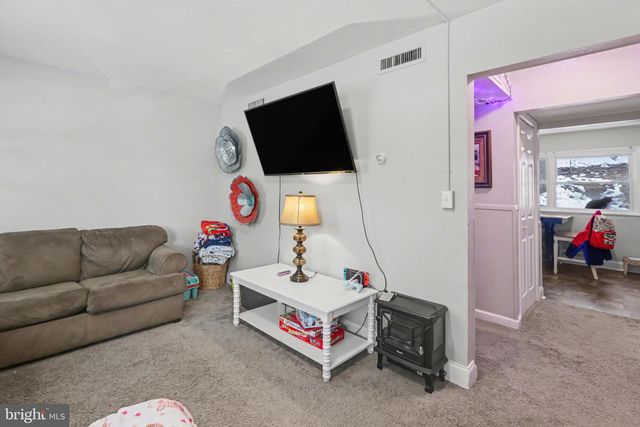 715 SAINT MARYS DR, Steelton, PA 17113