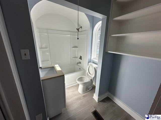 711 S Main St, Mullins, SC 29574