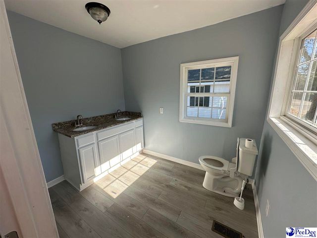 711 S Main St, Mullins, SC 29574