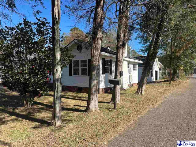 711 S Main St, Mullins, SC 29574