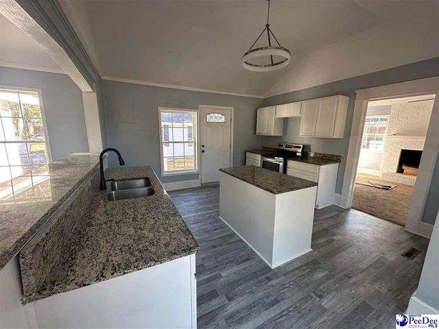 711 S Main St, Mullins, SC 29574