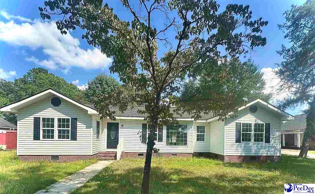 711 S Main St, Mullins, SC 29574