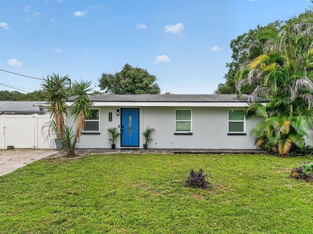9218 W ROBSON STREET, Tampa, FL 33615