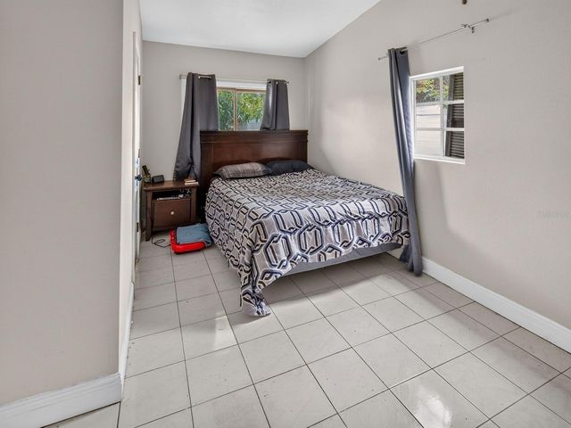 9218 W ROBSON STREET, Tampa, FL 33615