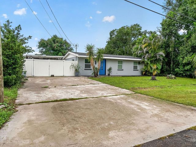 9218 W ROBSON STREET, Tampa, FL 33615