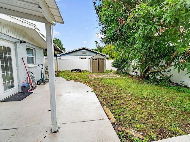 9218 W ROBSON STREET, Tampa, FL 33615
