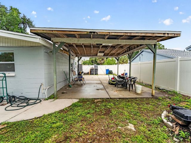9218 W ROBSON STREET, Tampa, FL 33615