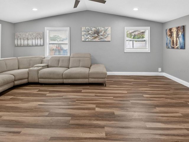 9218 W ROBSON STREET, Tampa, FL 33615