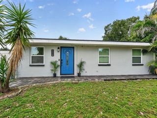 9218 W ROBSON STREET, Tampa, FL 33615