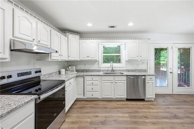 1029 Woodlawn Drive, Cleveland, GA 30528
