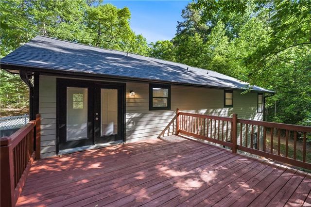 1029 Woodlawn Drive, Cleveland, GA 30528