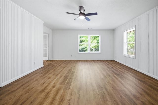 1029 Woodlawn Drive, Cleveland, GA 30528