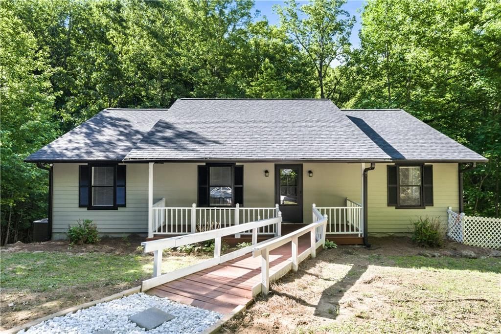 1029 Woodlawn Drive, Cleveland, GA 30528
