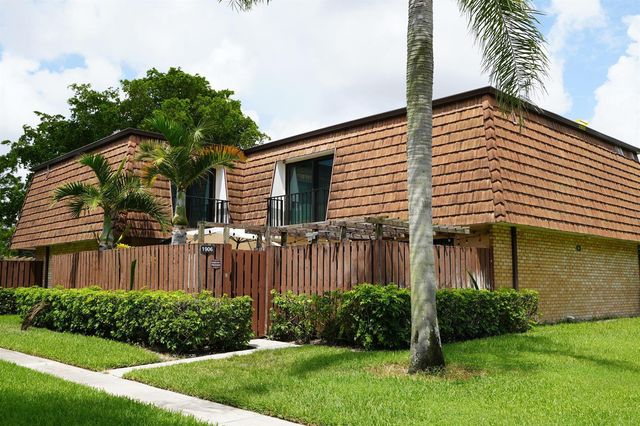 1905 19th Lane, Greenacres, FL 33463