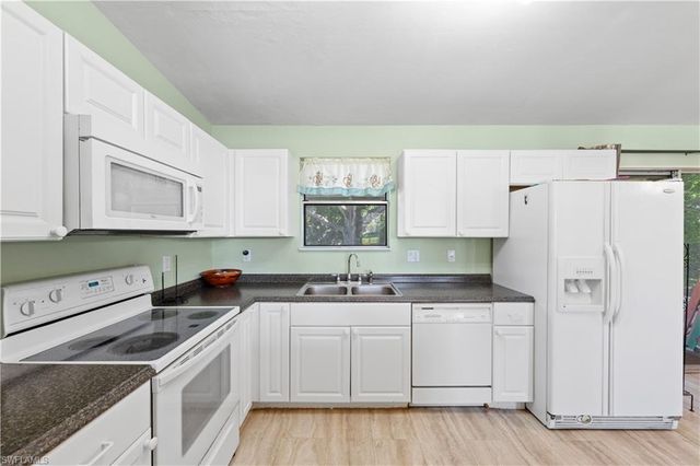 1931 NE 14th TER, Cape Coral, FL 33909