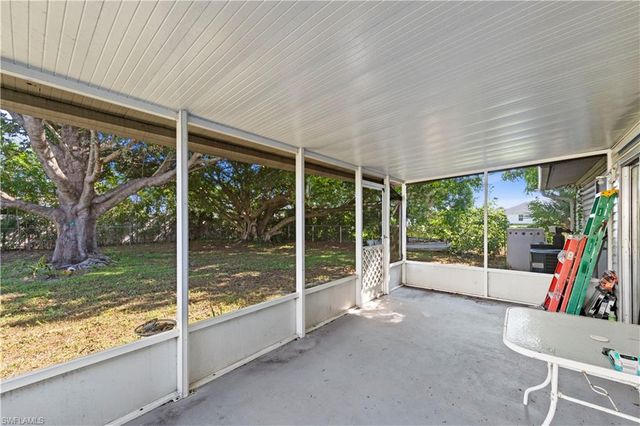 1931 NE 14th TER, Cape Coral, FL 33909